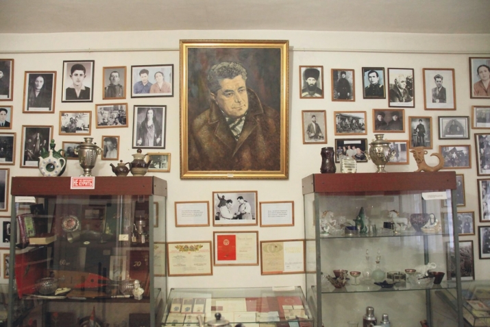 Анвар Гьажиевни эсделиги – къапиялы каламында