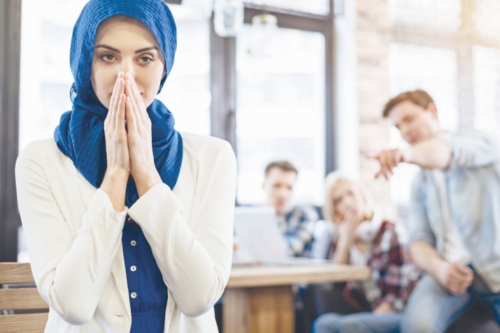 Кешене хөкөм итмә!