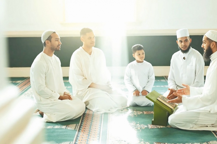 Мүсәлманын әтрафдакы инсанлара гаршы мәнәви вәзифәләри