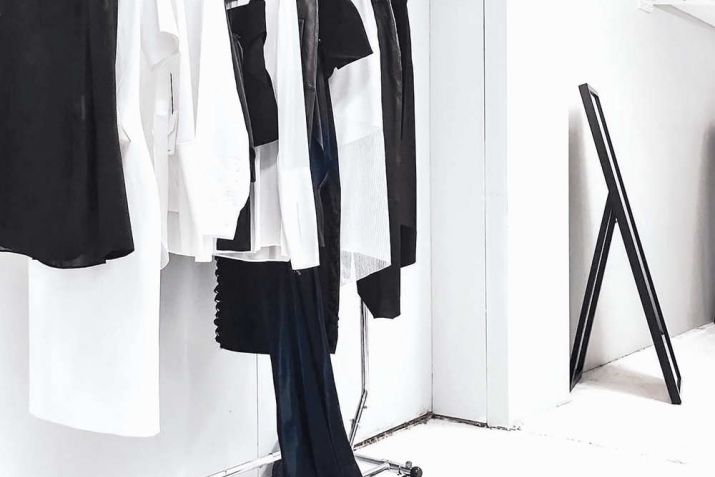 Къара ва акъ тюслю опуракъ не заманда да арив гёрюне