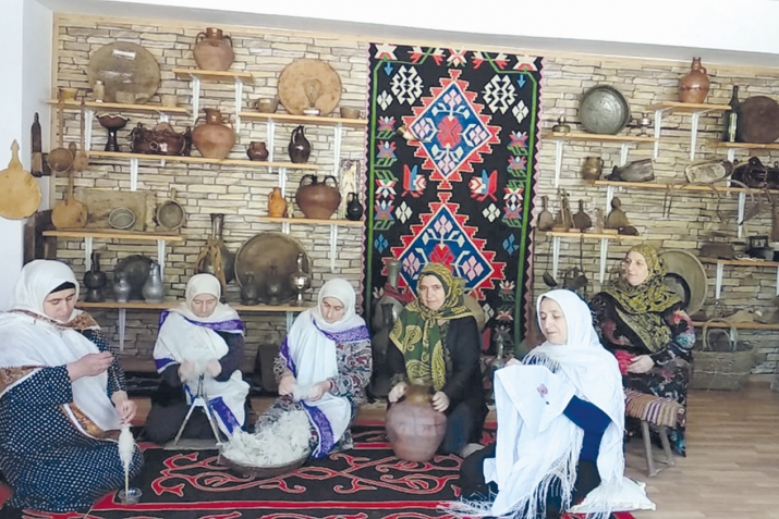 Адамлизир диэс гIягIнити…