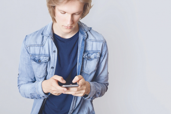 The Digital Whirlwind: How Not to Lose Oneself in the World of Social Media